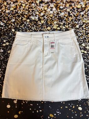 Vineyard Vines White Denim Mini Skirt (0032)